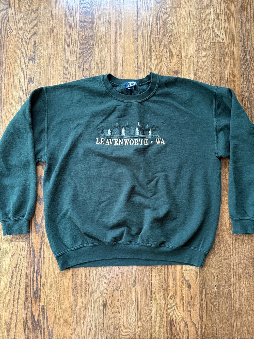 Blue 84 Leavenworth WA Crewneck Sweatshirt - Forest Green